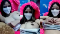 Gadis 19 Tahun Lisaa Meremas Payudara Montoknya Dengan Nikmat