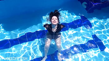 Jessica Bunny Yang Menggoda Di Bawah Laut