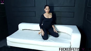 Gerakan Panas Charlot Yang Menggoda Dalam Spandex, Rilis Pekan Ke-49