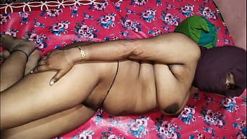 Ibu Mengisap Kemaluan Anaknya Untuk Mengajarkan Teknik Bercinta