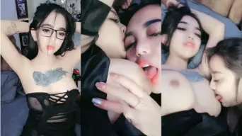 Dua Remaja Seksi Beradegan Mesra Di Kamar Hotel