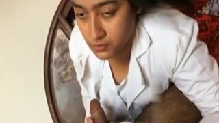 Gadis Dhaka Mengulum Temannya Dalam Video Porno Desi Yang Panas
