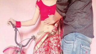 Pria Menggagahi Memek Basah Pembantu India Seksi Yang Siap Melayani