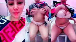 Tante Bunga Mengerang Nikmat Saat Tobrutnya Diremas Kencang