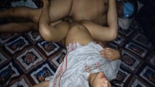 Video Mesum Desi: Pria Menggoyang Istri Kakaknya