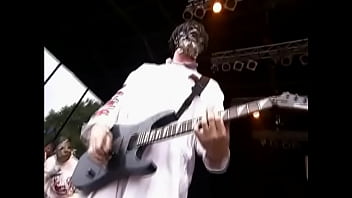 Slipknot Mengguncang Panggung Dengan Brutal Dan Erotis Di Penampilan Live 1999