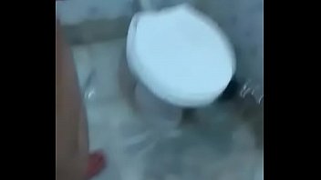 Gairah Di Kamar Mandi: Suara Erotis Bibi Dalam Bahasa Hindi