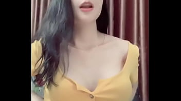 Màn Trình Diễn Bigo Live Khoe Nhũ Hoa Căng Tràn Quyến Rũ