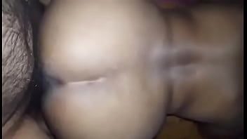 Goyangan Pantat Besar Bhabhi Desa India Saat Ditunggangi Dari Belakang