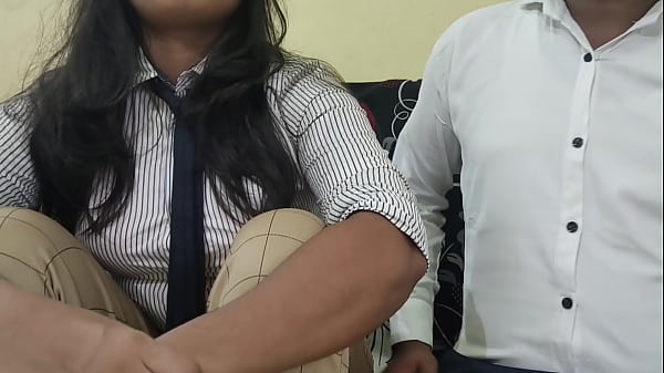 नए ऑफिस में देसी कोमल तन की पहली शाम, काम अधूरा छोड़ बॉस ने दबाकर चोदा।