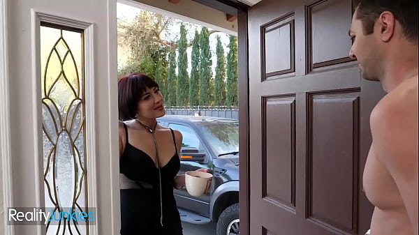 Dewi Milf (jessica Ryan) Selingkuhi Suami Dengan Tetangga Kekar Dan Seksi – Realitas