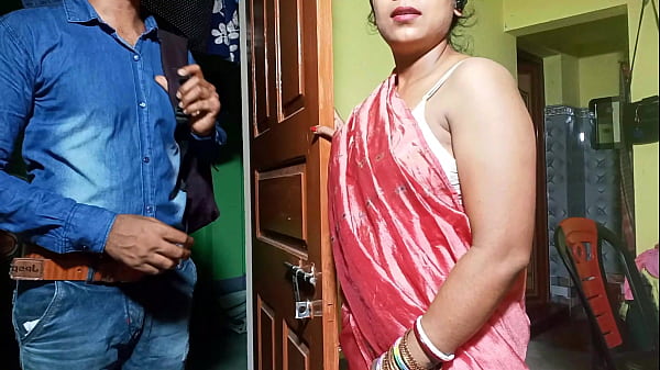 ब्रा सेल्समैन ने भाभी को लुभाकर किया गर्म मजा, हिंदी आवाज में जबरदस्त अश्लील कहानी