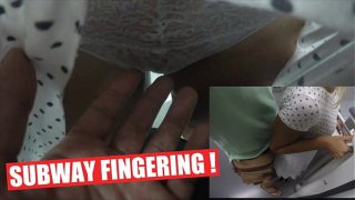 Pria Tak Dikenal Angkat Rok Ibu Tiri, Terjebak Di Gerbong Kereta Dan Meraba-raba Vagina Di Balik Celana Dalamnya!