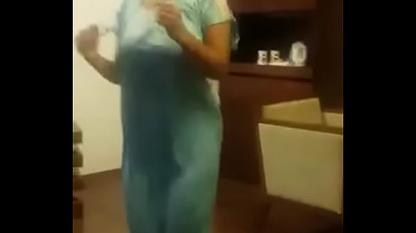 Tarian Goyang Seksi Desi 01
