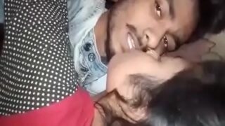Cowok India Merekam Adegan Panas Dengan Pacarnya Untuk Koleksi Pribadi
