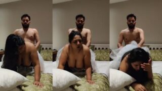Goyangan Liar Milf Desi Dalam Gaya Doggy Yang Bikin Panas