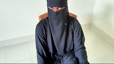 Gadis Berhijab Melayani Napsu Di Kamar Ranjang