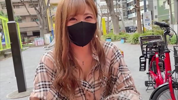 疲れた育児と家事に追われる美しいママに、たっぷりご褒美の極上チ○ポを贈ります！超美肌のくびれたボディで癒しのひとときを。