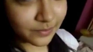 Gadis India Pamer Payudara Telanjang