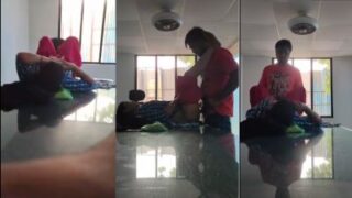 Video Mesum Kantor, Cowok Ngentot Rekan Kerjanya Di Atas Meja
