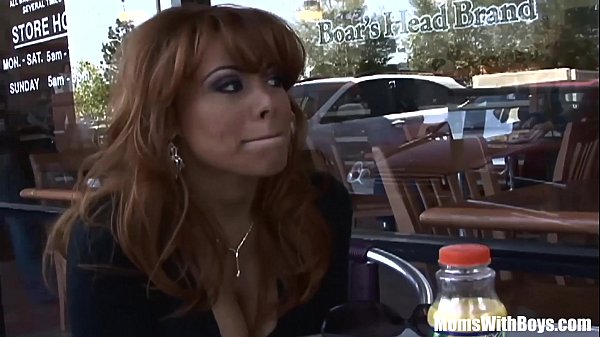 Sienna West, Milf Ebony Terseksi, Siap Menggoda Dalam Kencan Panas Dan Aksi Ranjang