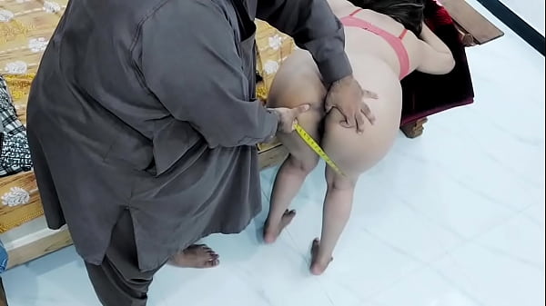 Penjahat India Menggila, Ngentot Gadis Desa Gawar Yang Montok, Doggy Style Kasar Dengan Bisikan Mesra Hindi
