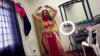 Goyangan Panas Gadis Arab Putih Montok, 18 Tahun, Buatan Rumah Dengan Teks Inggris.