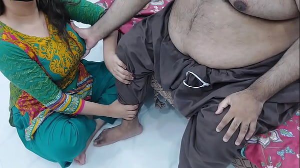 Pijat Kaki Oleh Putri Tiriku Yang Berlanjut Ke Ranjang Dengan Suara Mesra Hindi Yang Menggoda