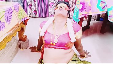 Desi Bhabi Bohot Horny Hai, Swamiji Ke Saath Chudai Karte Hue Gaaliyon Se Chilla Rahi Hai.