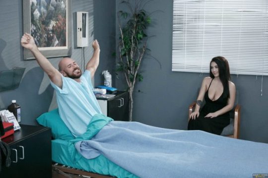 Audrey Bitoni Mengatasi Insomnia Dengan Teknik Oral Yang Menggoda