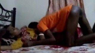 Nephew Tua Menggoda Bibi Telugu Yang Bergairah