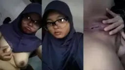 Ustadzah Gatal Buka Jilbab, Tampilkan Tubuh Telanjang Menggairahkan