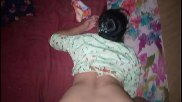Desi Cewek Loe, Gue Pelukin Sampe Meringis Keenakan.