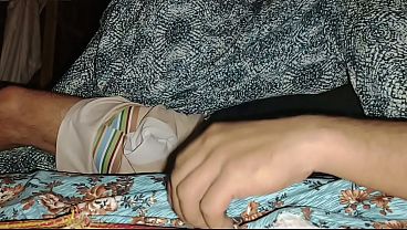 Malam Ini, Ibu Tiri Kasih Kenikmatan Gila, Dan Aku Masukkan Dua Jari Ke Dalam Memeknya Sampai Keluar Air.