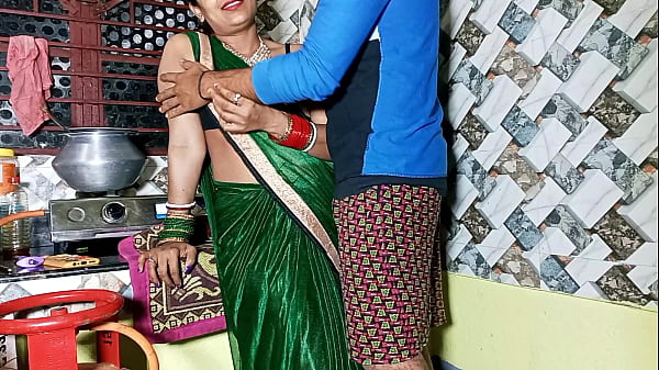 भाभी को किचन में ही जमकर चोदा जब पूरा घर सुनसान था… असली हिंदी गर्माहट भरी आवाज़ में