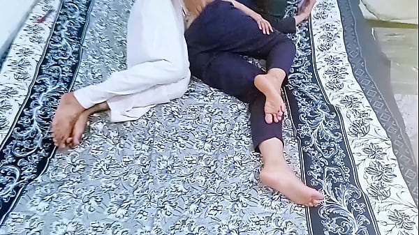 Pengalaman Pertama Gadis Desa Desi Yang Pemalu Dan Manis
