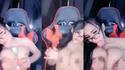 Guru Ezzha, Toket Gede Brutal Banget Bikin Makin Pengen