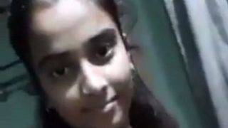 Pertama Kali Ngentot Sendirian, Cewek India Abg Hot