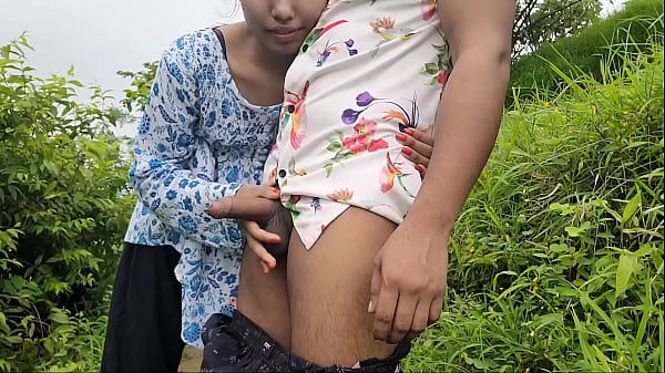 Desi Bhabhi Ki Chudai Khet Mein, Bahar Nanga Karke.