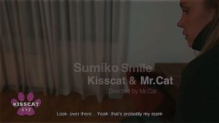 Anak Tiri Sumiko Mesem-mesem Sambil Naik Ke Atas Bokap Tiri, Ngocok Pelan-pelan Sebelum Crot Di Dalem Nyokap Tiri Di Ranjang Hotel Bareng.