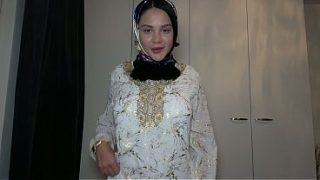 Pov – Ngewein Kakak Tiri Muslimah Berhijab, Romantis Tapi Panas