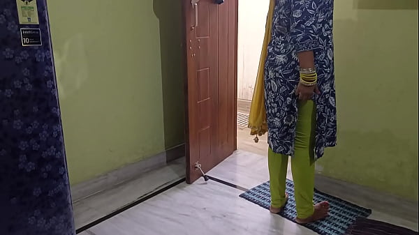 Bapak Mertua India Ngewe Mantu Dengan Alasan Sakit, Enak Banget!!