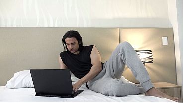 Tetangga Hinduku Tergila-gila Sama Bokong Latin Kolombiaku, Dia Ngewe Aku Pake Kontol Besarnya Sampe Crot Di Dalem!