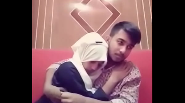 Desi Cewek Cowok Ciuman Panas Di Hotel