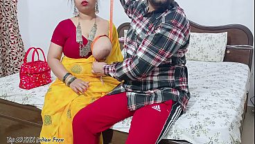 Jahit Baju Sambil Ngewe Cewek India Seksi Di Toko, Suara Hindi Hot Banget