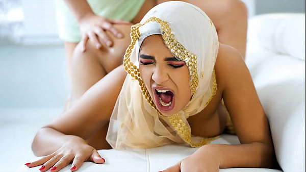 Bujuk Pacar Hijabku Yang Dilarang Ngentot Karena Budayanya, Biar Mau Ngewe – Hijablust