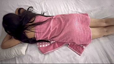 Nri Cewek Pantatnya Dipijit Pelayan Lalu Ditusuk Memek, Pantat Gede Mantap.