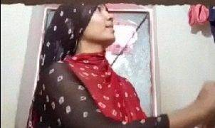 Bhabhi Desa Seksi Rekam Video Mandi Telanjang Di Kamar Mandi