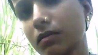 Bhojpuri Bhabhi Ki Khet Mein Bistar, Gaand Aur Chut Ka Khel