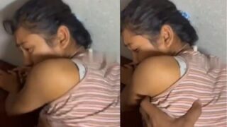 Gadis Pengendara Motor Silchar Teriak Nafsu Di Video Mesum Viral Ini